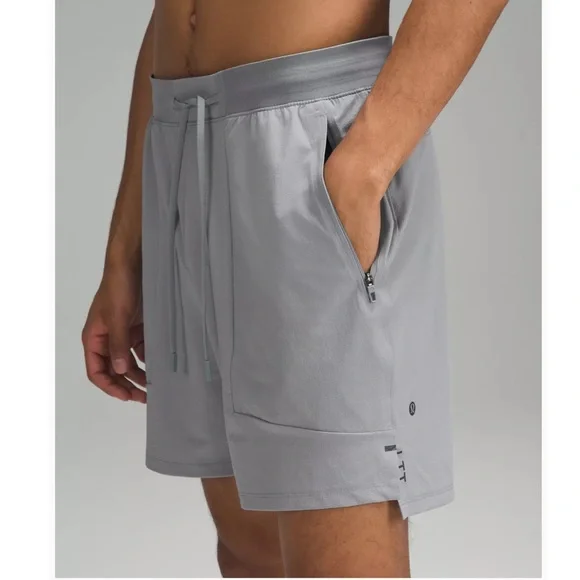 New Lululemon License to Train Linerless Short 7" in Rhino Grey Medium - Picture 3 of 5